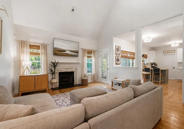 Photo 4 of Single family home for sale at 207 Glen Eagles Dr, Summerville, SC 29483 | MLS# 26023192 | Listing updated on 2026-09-22