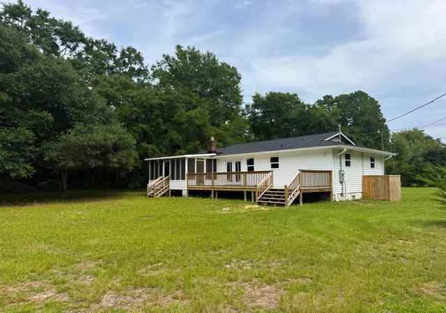 Single family home for sale at 1124 Sallie Manigault Ln, Mc Clellanville, SC 29458 | MLS# 26021048
