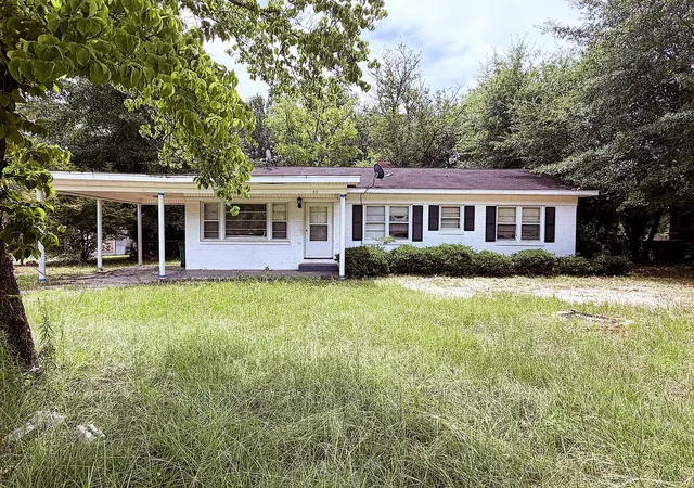 Photo 2 of Single family home for sale at 35 Myrick St, Barnwell, SC 29812 | MLS# 26021246 | Listing updated on 2026-08-04