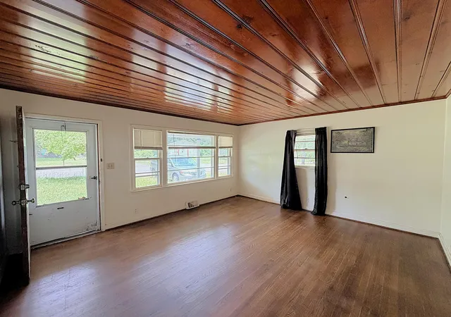 Photo 3 of Single family home for sale at 35 Myrick St, Barnwell, SC 29812 | MLS# 26021246 | Listing updated on 2026-08-04