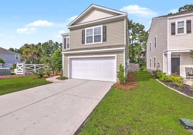 Photo 2 of Single family home for sale at 200 Sweet Cherry Ln, Summerville, SC 29486 | MLS# 26018578 | Listing updated on 2026-09-16