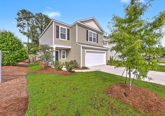 Photo 3 of Single family home for sale at 200 Sweet Cherry Ln, Summerville, SC 29486 | MLS# 26018578 | Listing updated on 2026-09-16