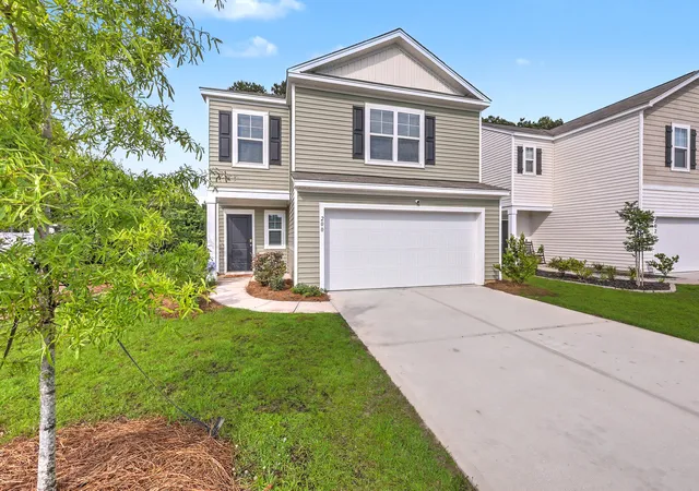 Photo 3 of Single family home for sale at 200 Sweet Cherry Ln, Summerville, SC 29486 | MLS# 26018578 | Listing updated on 2026-09-16