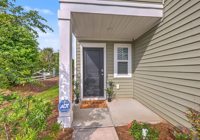Photo 4 of Single family home for sale at 200 Sweet Cherry Ln, Summerville, SC 29486 | MLS# 26018578 | Listing updated on 2026-09-16