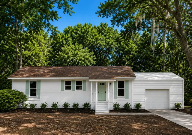 Single family home for sale at 709 Dolph Ln, Mc Clellanville, SC 29458 | MLS# 26019674