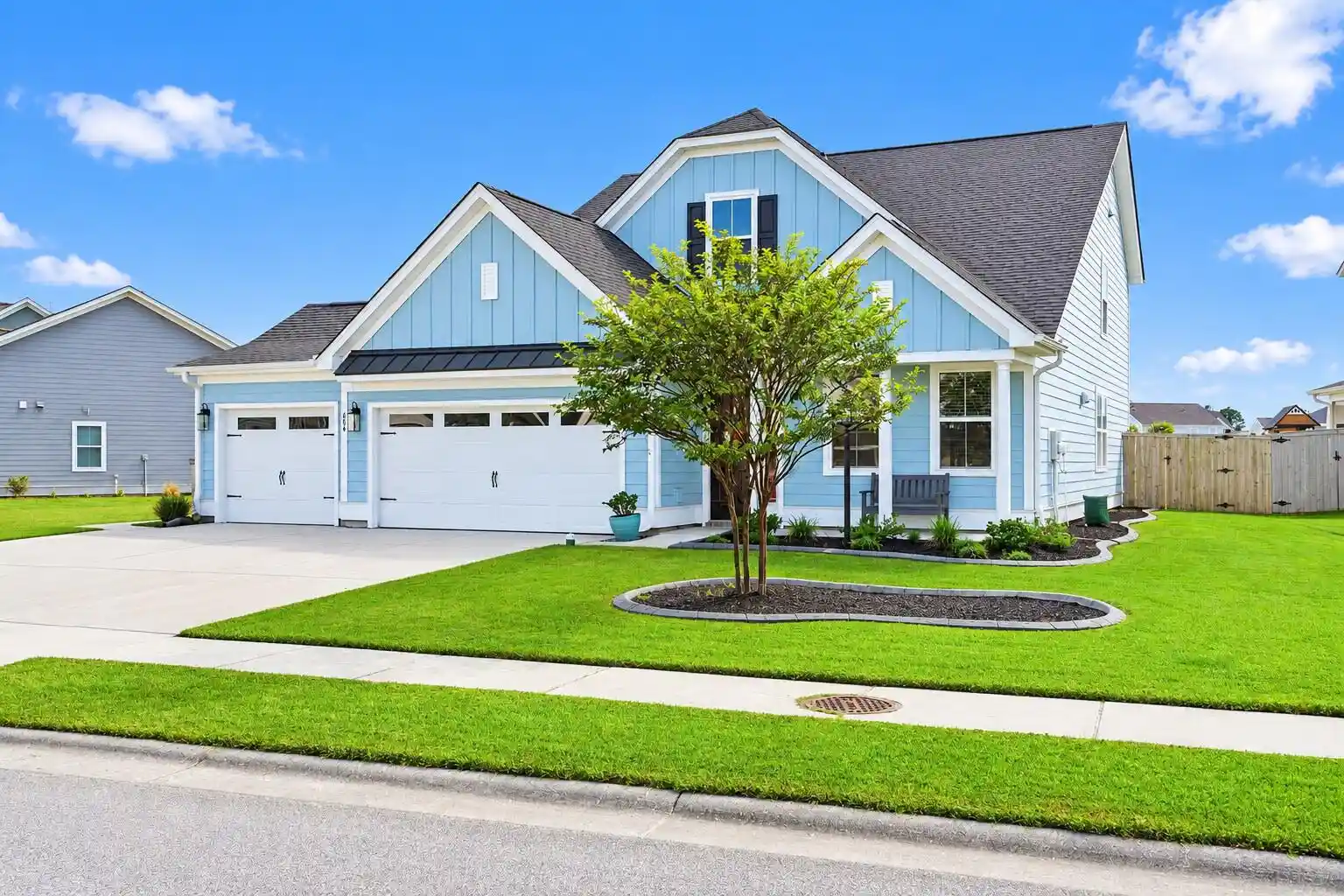 Photo 1 of Single family home for sale at 684 Yellow Leaf Ln, Summerville, SC 29486 | MLS# 26027323 | Listing updated on 2026-10-26