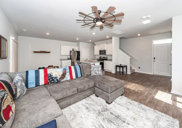 Photo 3 of Single family home for sale at 179 Cloverleaf St, Summerville, SC 29483 | MLS# 26014108 | Listing updated on 2026-08-04