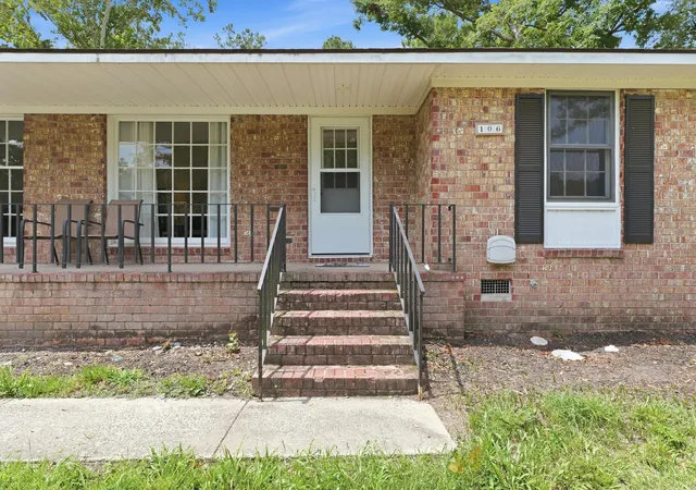 Photo 3 of Single family home for sale at 106 Kent Cir, Ladson, SC 29456 | MLS# 26024298 | Listing updated on 2026-09-14