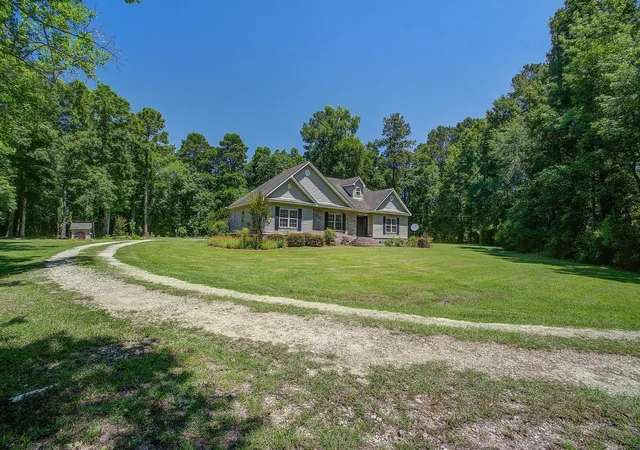 Photo 3 of Single family home for sale at 334 Shoptaw Rd, Holly Hill, SC 29059 | MLS# 26016684 | Listing updated on 2026-08-04