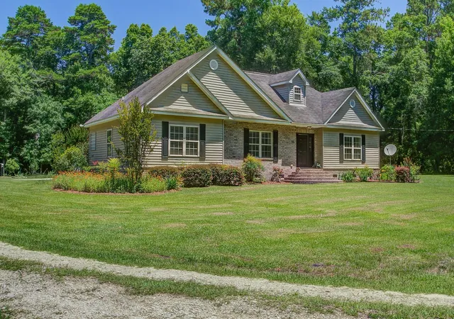 Photo 4 of Single family home for sale at 334 Shoptaw Rd, Holly Hill, SC 29059 | MLS# 26016684 | Listing updated on 2026-08-04