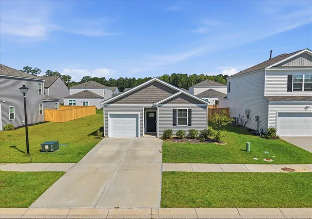 Photo 3 of Single family home for sale at 120 Hillsford Ln, Summerville, SC 29486 | MLS# 26020961 | Listing updated on 2026-10-02