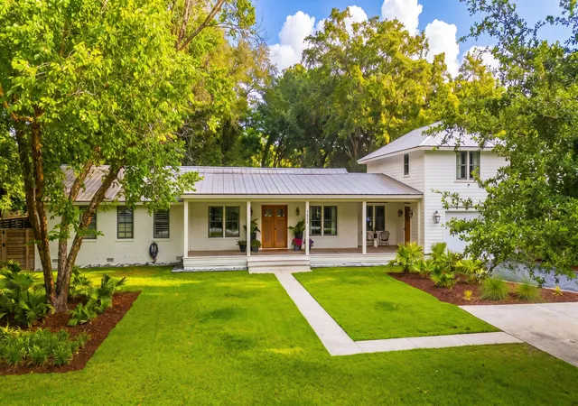1st image of 1035 Lakeview Dr, Mount Pleasant, SC 29464 | MLS# 26017785