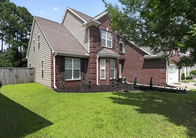 Photo 3 of Single family home for sale at 361 Decatur Dr, Summerville, SC 29486 | MLS# 26020093 | Listing updated on 2026-09-14