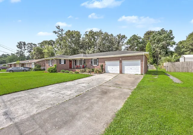 Homes for sale in Ladson, SC | 104 Hamlet Ln, Ladson, SC 29456 | MLS# 26019147