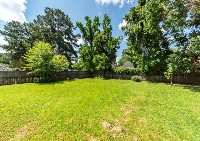 Photo 27 of Single family home for sale at 117 Coventry Rd, Summerville, SC 29486 | MLS# 26018991 | Listing updated on 2026-10-01