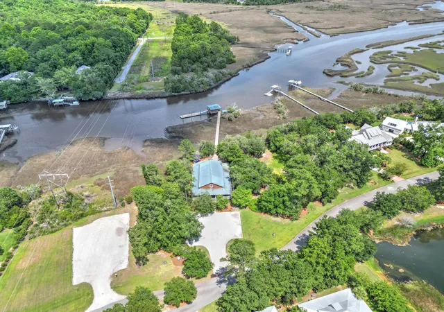 Homes for sale in Ravenel, SC | 4303 Misty Hollow Ln, Ravenel, SC 29470 | MLS# 26014903