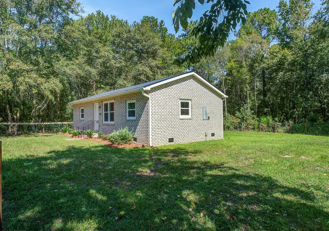 Photo 3 of Single family home for sale at 1243 Pineville Cir, Pineville, SC 29468 | MLS# 26023800 | Listing updated on 2026-09-10