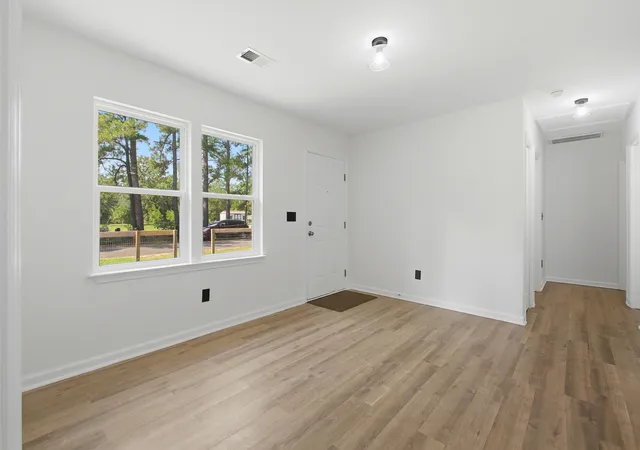 Photo 4 of Single family home for sale at 1243 Pineville Cir, Pineville, SC 29468 | MLS# 26023800 | Listing updated on 2026-09-10