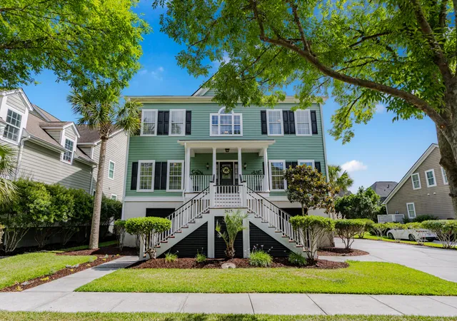 Photo 2 of Single family home for sale at 2623 River Blf Ln, Mount Pleasant, SC 29466 | MLS# 26015697 | Listing updated on 2026-09-16