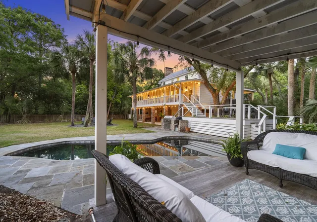 Photo 1 of Single family home for sale at 7 Tabby Ln, Isle Of Palms, SC 29451 | MLS# 26014121 | Listing updated on 2026-08-10