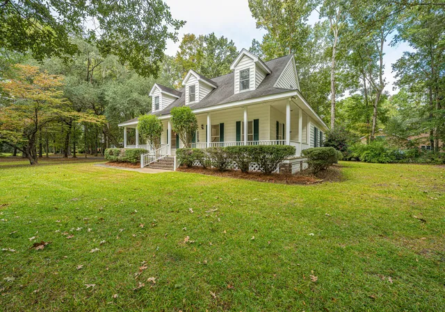 Single family home for sale at 139 Pelzer Dr, Summerville, SC 29485 | MLS# 26029470