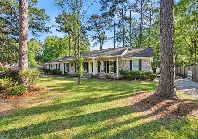 Photo 1 of Single family home for sale at 109 Beacon Hl Ln, Summerville, SC 29485 | MLS# 26010282 | Listing updated on 2026-09-03