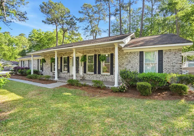 Photo 2 of Single family home for sale at 109 Beacon Hl Ln, Summerville, SC 29485 | MLS# 26010282 | Listing updated on 2026-09-03