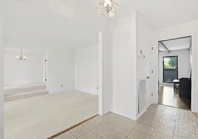 Photo 4 of Single family home for sale at 109 Beacon Hl Ln, Summerville, SC 29485 | MLS# 26010282 | Listing updated on 2026-09-03