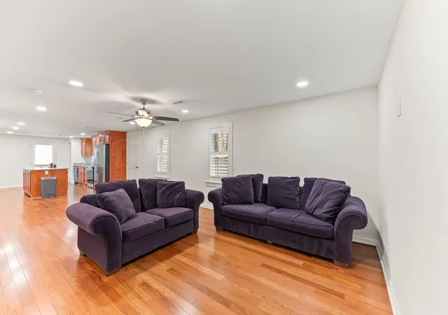 Photo 3 of Single family home for sale at 1729 N Highway 17, Mount Pleasant, SC 29464 | MLS# 26005626 | Listing updated on 2026-09-09