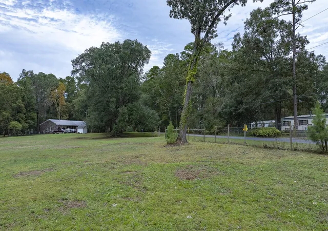 3rd image of 3 Poplar Cir, Summerville, SC 29483 | MLS# 26011909