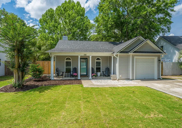 Photo 1 of Single family home for sale at 1938 Armory Dr, Mount Pleasant, SC 29466 | MLS# 26015710 | Listing updated on 2026-09-14