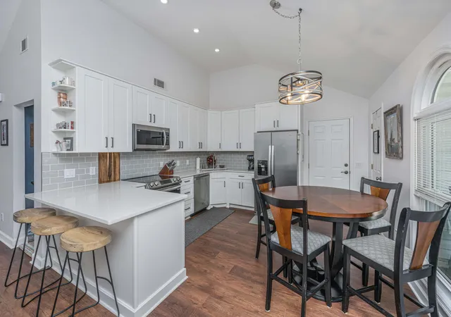 Photo 3 of Single family home for sale at 1938 Armory Dr, Mount Pleasant, SC 29466 | MLS# 26015710 | Listing updated on 2026-09-14