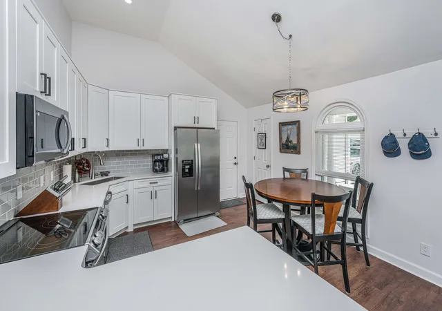Photo 3 of Single family home for sale at 1938 Armory Dr, Mount Pleasant, SC 29466 | MLS# 26015710 | Listing updated on 2026-09-14