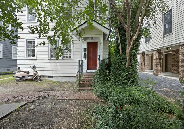 Photo 1 of Multi family home for sale at 11 Smith St, Charleston, SC 29401 | MLS# 26020230 | Listing updated on 2026-08-04