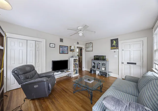 Listing Photo 4 - Condo for sale in building located at 11 Smith St, Charleston, SC 29401