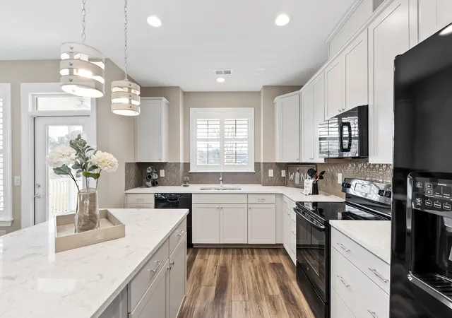 Photo 2 of Sale Pending at 479 Hundred Oaks Pkwy, Summerville, SC 29483 | MLS# 26022114 | Listing updated on 2026-08-10