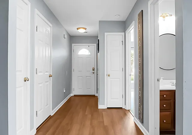 Photo 3 of Single family home for sale at 515 Evening Shade Dr, Moncks Corner, SC 29461 | MLS# 26021025 | Listing updated on 2026-09-19