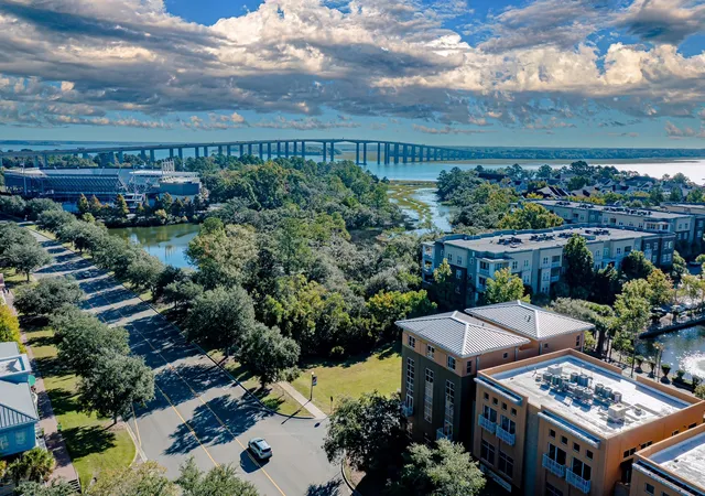 Homes for sale in Charleston, SC | 211 Seven Farms Dr #302, Charleston, SC 29492 | MLS# 26003754
