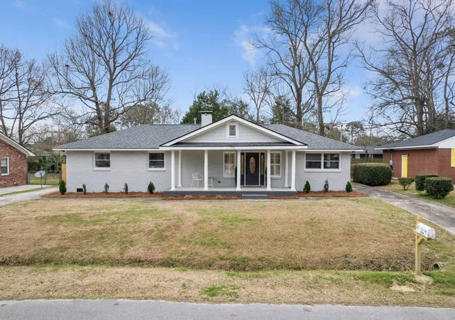 Photo 1 of Single family home for sale at 1111 Barrett Rd, Charleston, SC 29407 | MLS# 26016468 | Listing updated on 2026-08-21