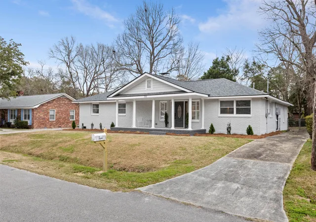 Photo 2 of Single family home for sale at 1111 Barrett Rd, Charleston, SC 29407 | MLS# 26016468 | Listing updated on 2026-08-21