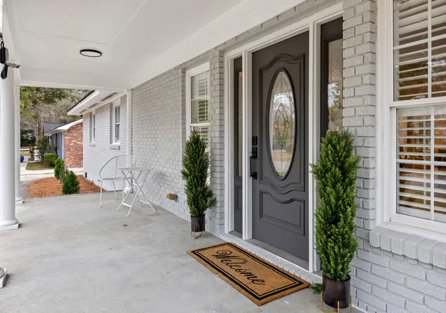 Photo 3 of Single family home for sale at 1111 Barrett Rd, Charleston, SC 29407 | MLS# 26016468 | Listing updated on 2026-08-21