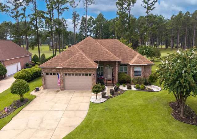 Photo 1 of Single family home for sale at 237 Plantation Dr, Manning, SC 29102 | MLS# 26024011 | Listing updated on 2026-08-25