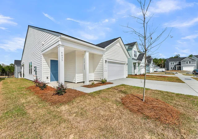 Photo 3 of Sale Pending at 2069 Lavender Bloom Rd, Ravenel, SC 29470 | MLS# 26015751 | Listing updated on 2026-08-04