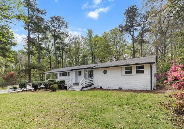 Photo 1 of Single family home for sale at 107 Woodland Dr, Summerville, SC 29485 | MLS# 26024417 | Listing updated on 2026-10-28