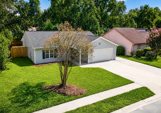 Photo 3 of Single family home for sale at 109 Pullman Ave, Summerville, SC 29486 | MLS# 26023858 | Listing updated on 2026-09-11