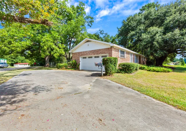 Photo 2 of Single family home for sale at 1757 Saint Matthews Rd, Orangeburg, SC 29118 | MLS# 26024035 | Listing updated on 2026-09-17