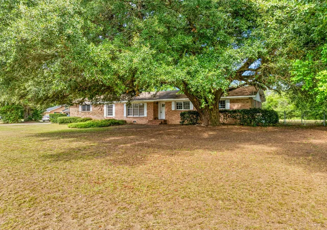 Photo 4 of Single family home for sale at 1757 Saint Matthews Rd, Orangeburg, SC 29118 | MLS# 26024035 | Listing updated on 2026-09-17