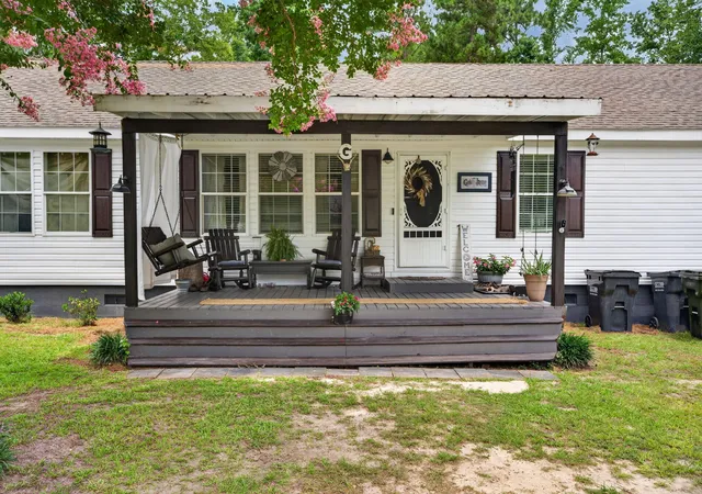 Homes for sale in Summerville, SC | 146 Glen St, Summerville, SC 29483 | MLS# 26018715