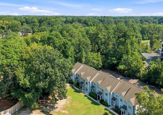 Photo 4 of Townhouse for sale at 1752 Deer Path Dr, Mount Pleasant, SC 29464 | MLS# 26024285 | Listing updated on 2026-08-28