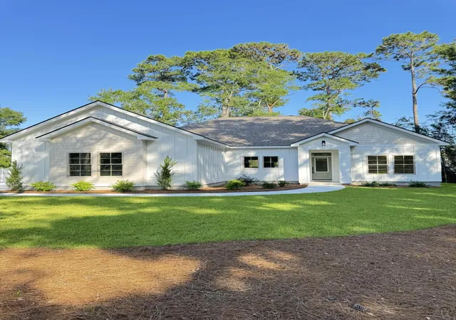Photo 2 of Single family home for sale at 13420 Ocean Hwy, Pawleys Island, SC 29585 | MLS# 26023881 | Listing updated on 2026-08-25